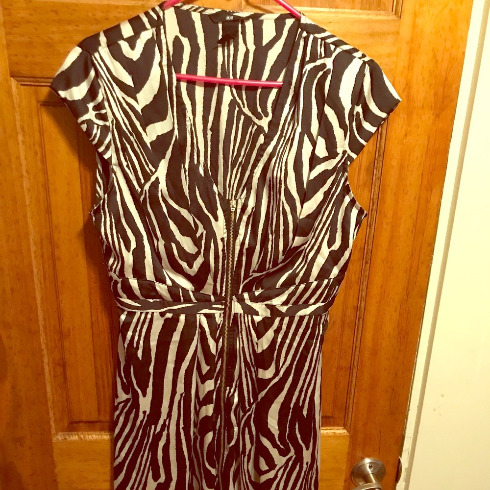 Short sleeved dress